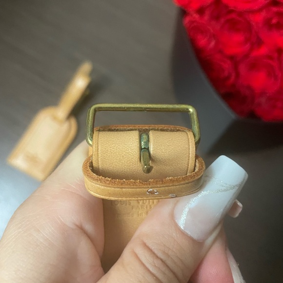 100% authentic LV luggage tag and handle strap 2 piece - Picture 5 of 15